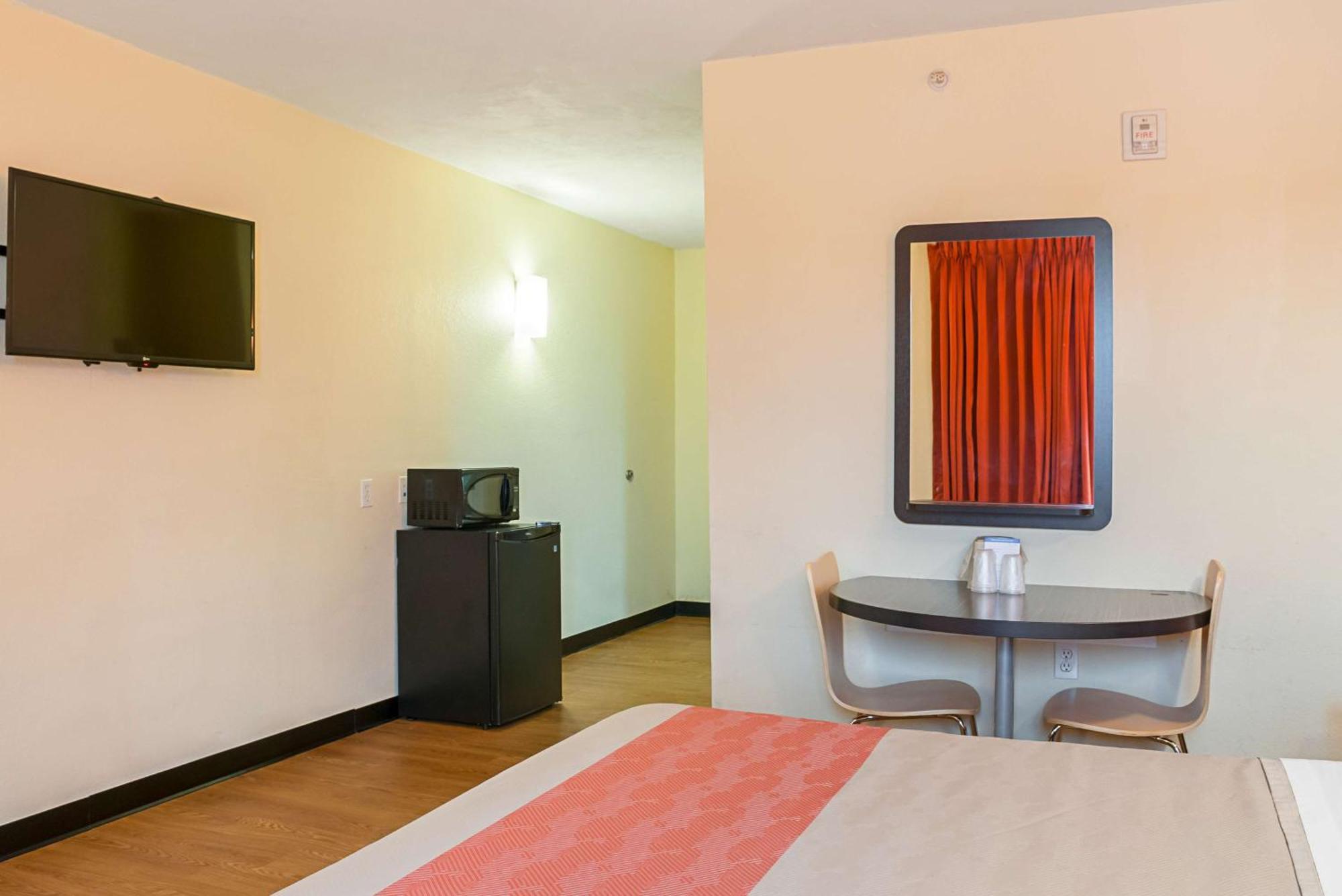 King Room - Non-Smoking